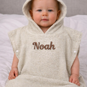 Badponcho creme met Naam geborduurd | Gepersonaliseerd voor Baby & Kind