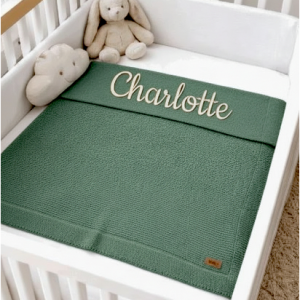 Zachte gebreide babydeken 100% Acryl Green met geborduurde naam