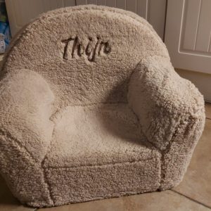 Teddy Kinderstoel beige met geborduurde naam